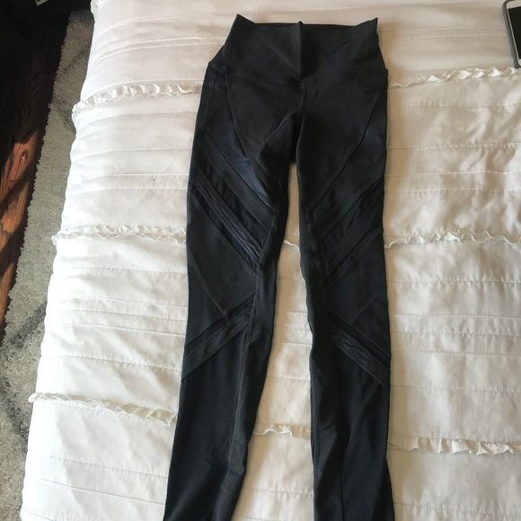 ALO Yoga Pants - High Waist Alo Sheila Legging